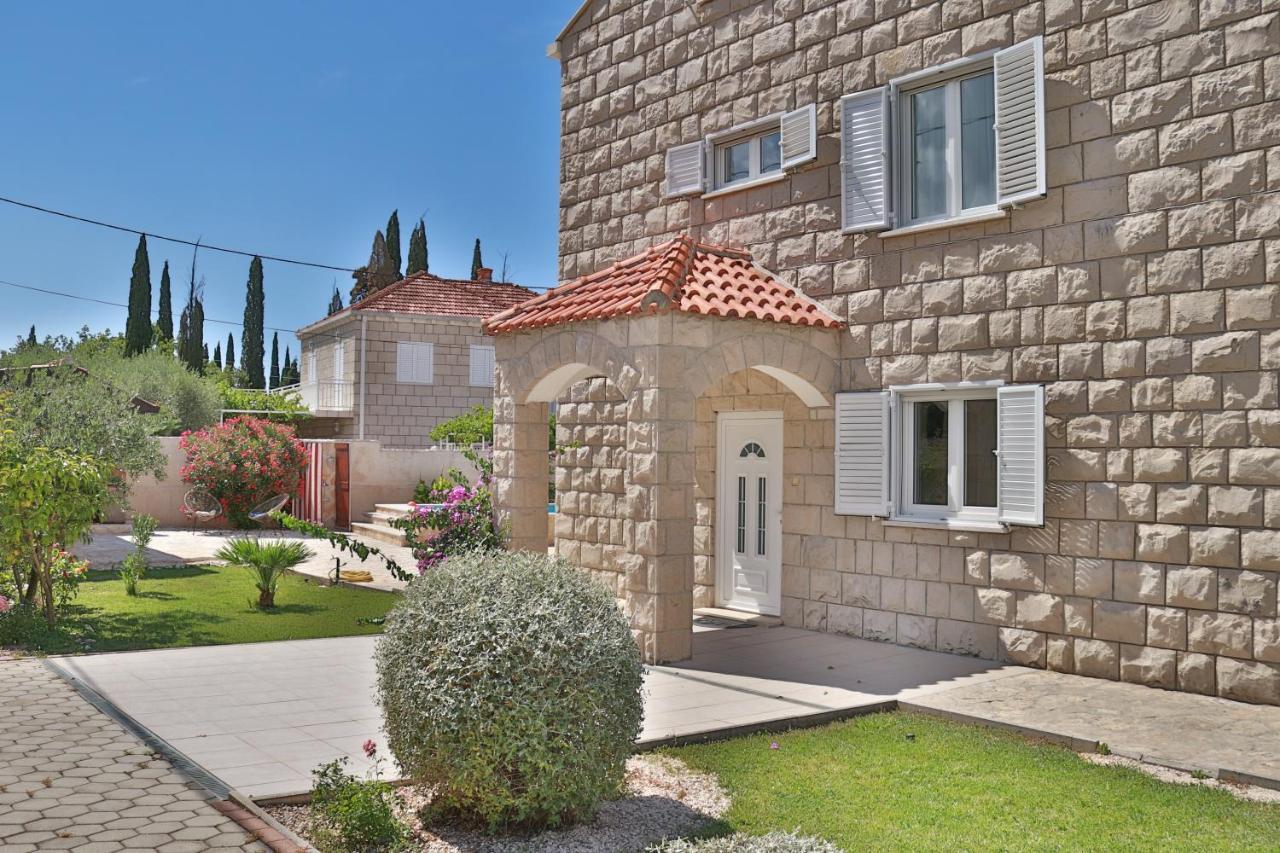 Villa Grand Pinea Čilipi 外观 照片