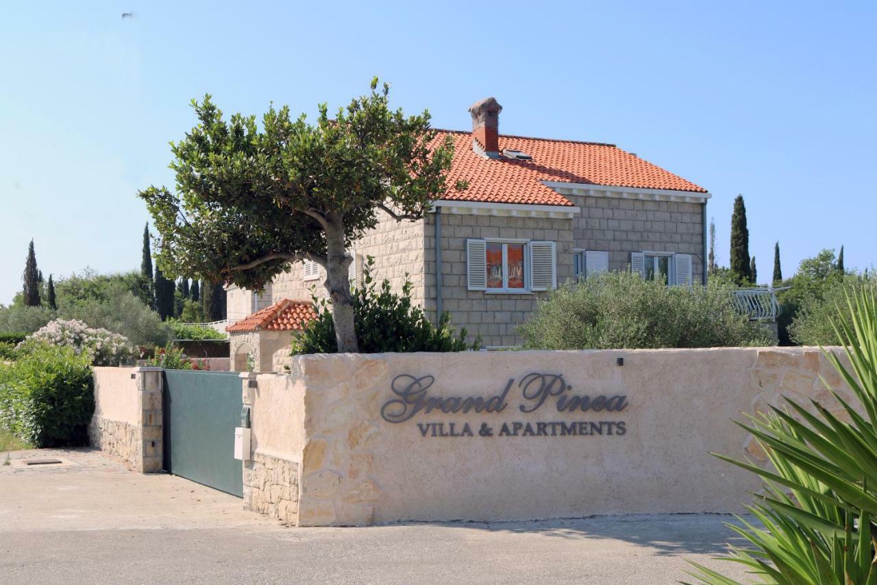 Villa Grand Pinea Čilipi 外观 照片