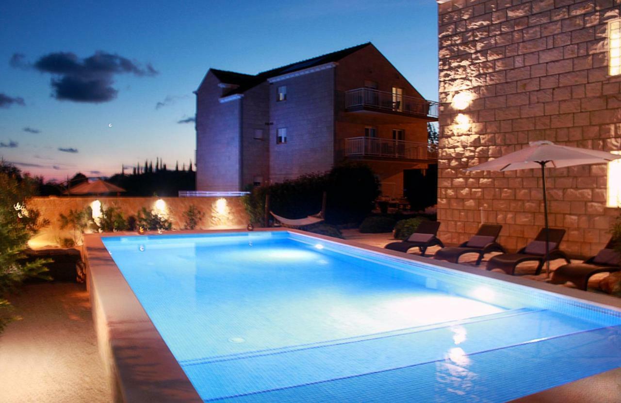 Villa Grand Pinea Čilipi 外观 照片